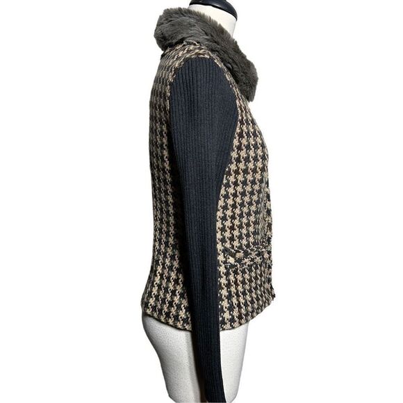 CAbi Grey Houndstooth Sweater Jacket Faux Fur Collar Size 2 - Picture 2 of 10